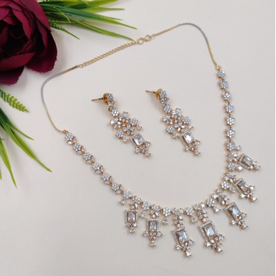 White Topaz Shimmering Necklace Set 